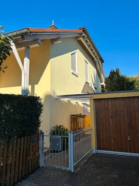 Foto - Gepflegte Doppelhaushälfte in Ingolstadt-Hollerstauden mit Garage