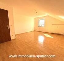 Gemütliche 4-Zimmer-Dachgeschosswohnung in Weiherhammer