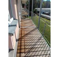 Sonnige 3 Raum Wohnung mit großem Balkon - Treuen
