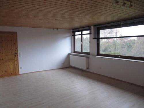 Foto - 2 Zimmer Dachgeschoßwohnung zur Miete in Bechtolsheim