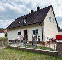 Familienidylle mit Pool und liebevoll gestaltetem Garten - Heilsbronn