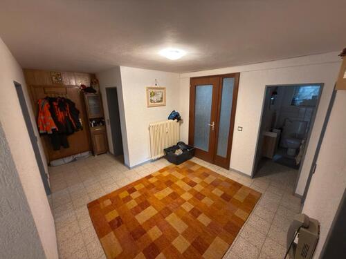 Foto - 3-Zimmer-Kellerwohnung mit EBK und Garten.