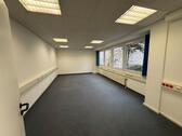 Foto - 50m² Bürofläche im EG - 2 Büroräume mit KLIMA & PARKEN DIREKT VOR DER TÜRE