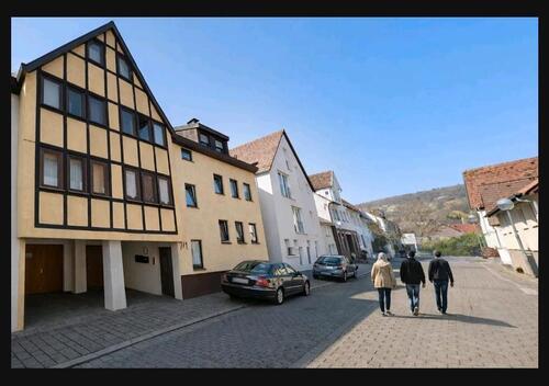 Foto - Exklusive 5-Zimmer-Hochparterre-Maisonette Wohnung