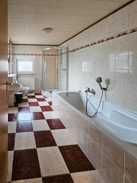 Foto - Doppelhaus Hälfte zu vermieten - 1.550,00&nbsp;EUR Kaltmiete, ca.&nbsp; 150,00&nbsp;m&sup2;