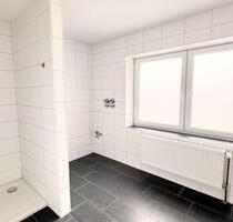 Helle 2-Zimmer-Wohnung mit Balkon & Gäste-WC in zentraler Lage von Friedeburg