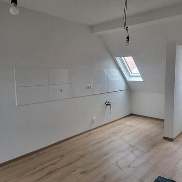 Foto - komplette Sanierte 2 ZW DG Wohnung in HN-Böckingen