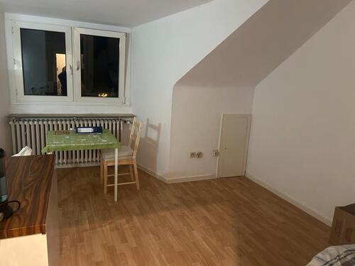 Foto - 1 Zimmer Dachgeschoßwohnung zur Miete in Düsseldorf