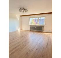 Helle 5-Zimmer Wohnung mit Balkon und Einbauküche in Rutesheim