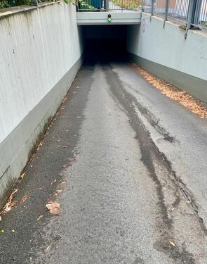 Foto - Tiefgaragenstellplatz - 60,00 EUR Miete,