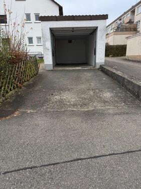 Foto - Garage mit Vorplatz Nähe Enzenhardplatz zu vermieten
