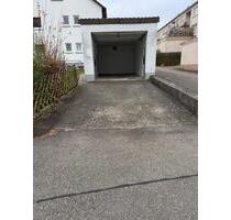 Garage mit Vorplatz Nähe Enzenhardplatz zu vermieten - Nürtingen