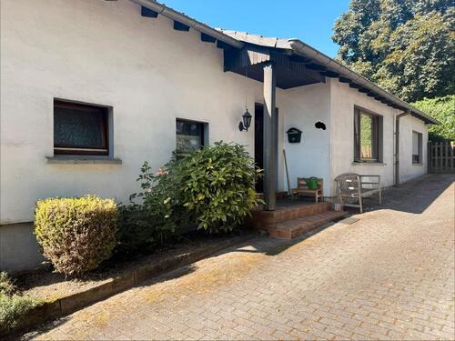 Foto - Einfamilienhaus (Bungalow) in ruhiger Lage mit viel Potenzial