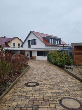Foto - Freistehendes Einfamilienhaus - 2.500,00 EUR Kaltmiete, ca.  180,00 m²