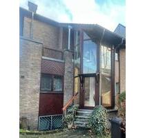 Schöne 5-Zimmer-Maisonette mit eigenem Glaseingang & Terrasse - Duisburg Laar