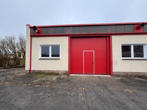 Foto - Lagerhalle zu vermieten – 90 m² mit großem Rolltor