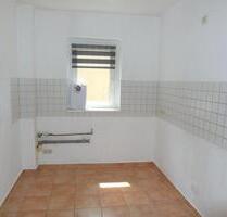 Hübsche Familienwohnung mit Laminatboden und Badewanne * ruhige Lage mit Blick in die Gärten - Riesa Neuweida