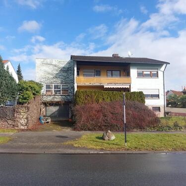 Foto - Einfamilienhaus mit Nebengebäude (Stallgebäude)