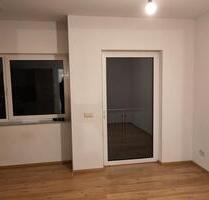 Schöne 2-Zimmer Wohnung mit Balkon, Stellplatz - Halle