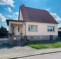 Teilsaniertes Einfamilienhaus in guter Wohnlage von Tagewerben - Weißenfels