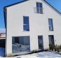 KFW 40 A+ Doppelhaushälfte Erstbezug, WP,PV, Garage, 6 Zimmer - Obertraubling