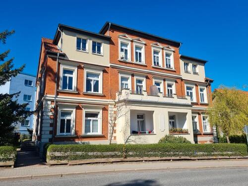 Foto - Komplett renovierte helle 4-Zimmer-Wohnung mit modernem Komfort und historischem Charme