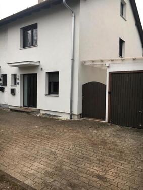 Foto - Doppelhaushälfte - 3.200,00&nbsp;EUR Kaltmiete, ca.&nbsp; 125,00&nbsp;m&sup2;