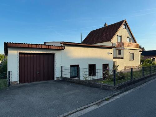 Foto - Wohnung , Haus , Einfamilienhaus mit Garten & Garage