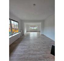 EG-Wohnung mit Garten, Garage, Kamin, Pool & Sauna - Burgwedel