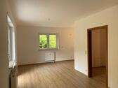Foto - Renovierte 2-Raum-Wohnung mit Balkon und Pkw-Stellplatz