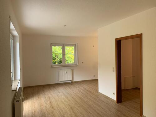 Foto - Renovierte 2-Raum-Wohnung mit Balkon und Pkw-Stellplatz
