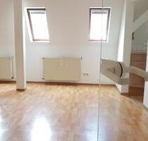 3-Raum-Dachgeschosswohnung in zentraler Lage – mit Einbauküche - Zwickau
