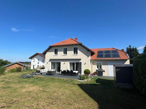 Foto - Geräumiges, preiswertes 7-Zimmer-Einfamilienhaus mit gehobener In