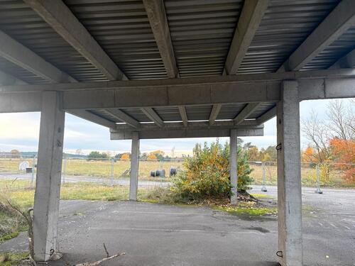 Foto - Stellplatz Wohnmobil Wohnwagen Weitere - überdacht umzäunt
