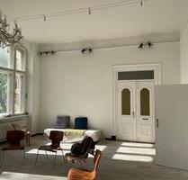 Heide, zentrale Lage, Großzügiger Raum, ca. 70 qm