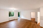Foto - Frisch renovierte 2-Zimmer-Erdgeschosswohnung mit Garage und Kell