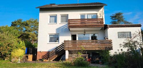 Foto - Massives Einfamilienhaus mit Garten in ruhiger, zentraler Lage