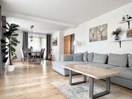 Foto - Große, helle Wohnung mit Garage, Balkone und 2 Kellerräume