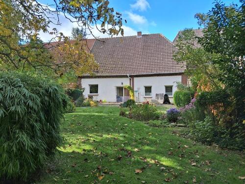 Foto - Wohnhaus mit Grundstück - 69.000,00&nbsp;EUR Kaufpreis, ca.&nbsp; 80,00&nbsp;m&sup2;