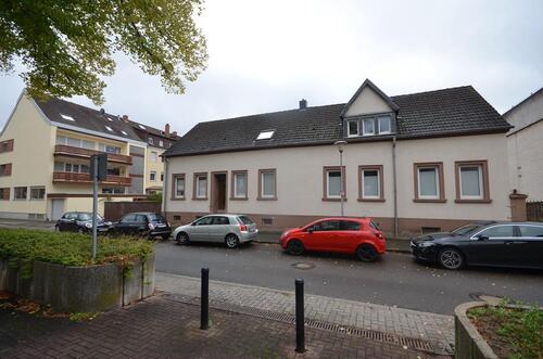 Foto - Saniertes Zweifamilienhaus mit Apartment in zentraler Lage