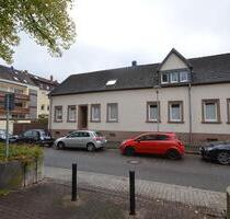 Saniertes Zweifamilienhaus mit Apartment in zentraler Lage - Zweibrücken