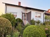 Foto - Einfamilienhaus mit ausgebautem Souterrain und schönem Garten