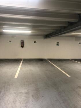 Foto - PKW-Stellplatz zu vermieten - 60,00 EUR Miete,