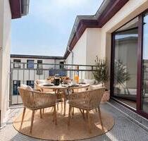 Helle 3-Zi.-DG-Wohnung mit Balkon & neuer EBK in Klausenerstraße - Magdeburg Nordwest