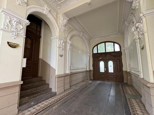 Foto - Großzügige 4-Zimmer-Wohnung in charmantem Altbau (ca. 140 m²)