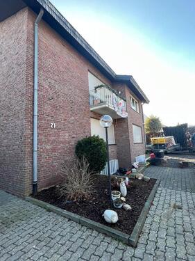 Foto - Gehobenes Haus mit einem separaten Praxisbereich