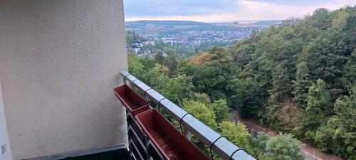 Foto - Renovierte 3-Zimmerwohnung mit Aufzug, Stellplatz.