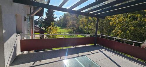 Foto - Ruhige und großzügig 3.5 Zimmer Wohnung mit Balkon und 2 Bädern