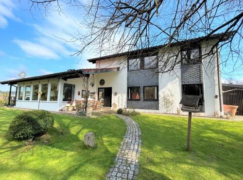 Foto - Schönes Architektenhaus für Familien mit Platzbedarf