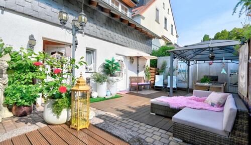 Foto - Ein-Zweifamilienhaus Terrasse Garagen